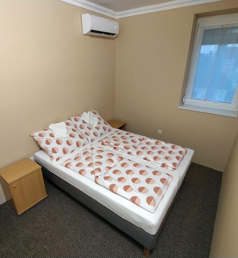 Emmabella Apartmanok Eger Esterno foto