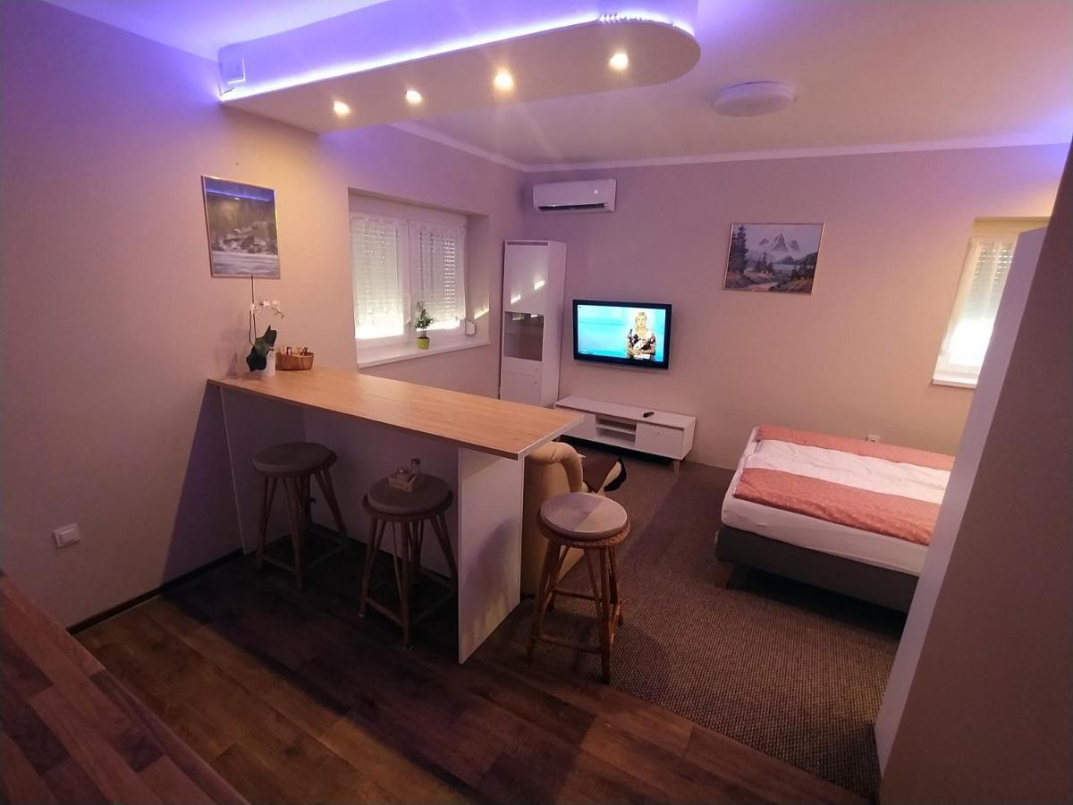 Emmabella Apartmanok Eger Esterno foto