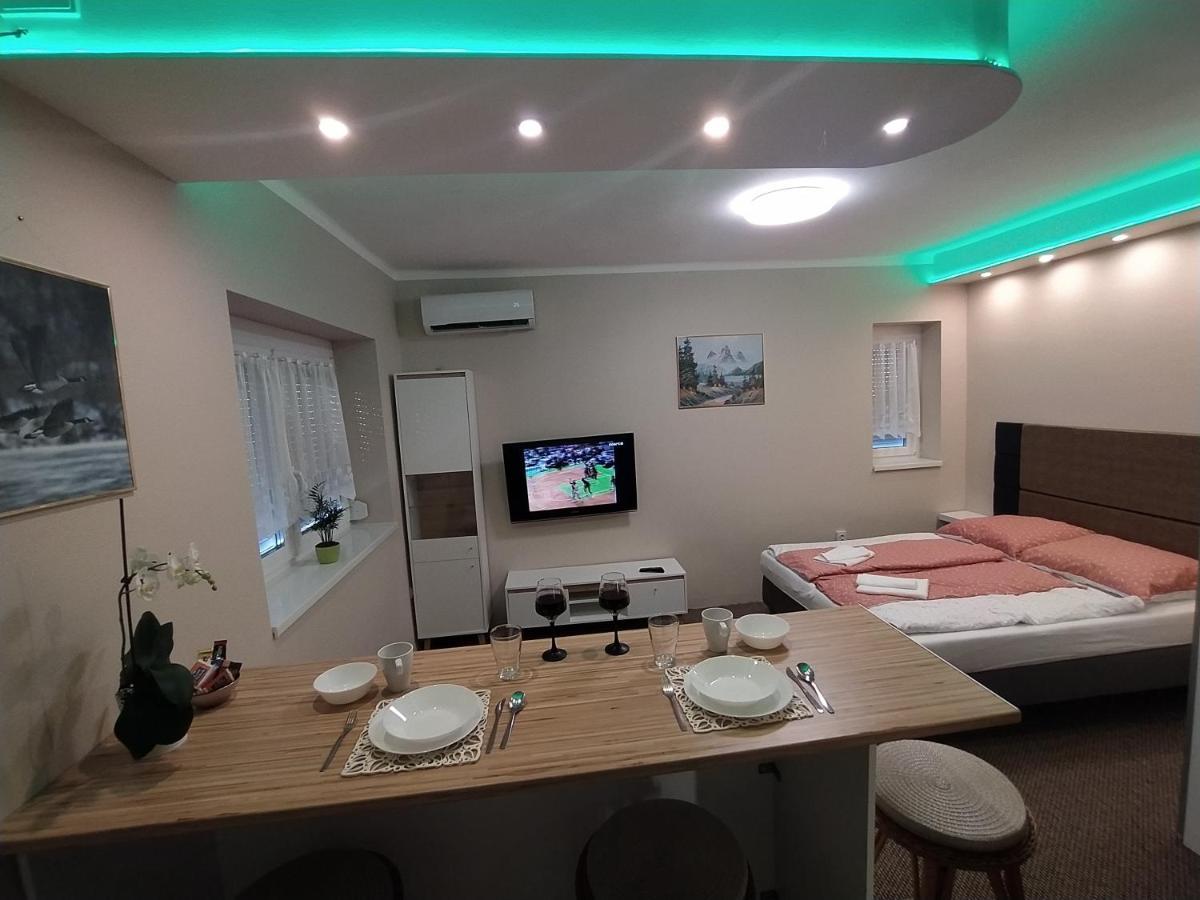 Emmabella Apartmanok Eger Esterno foto
