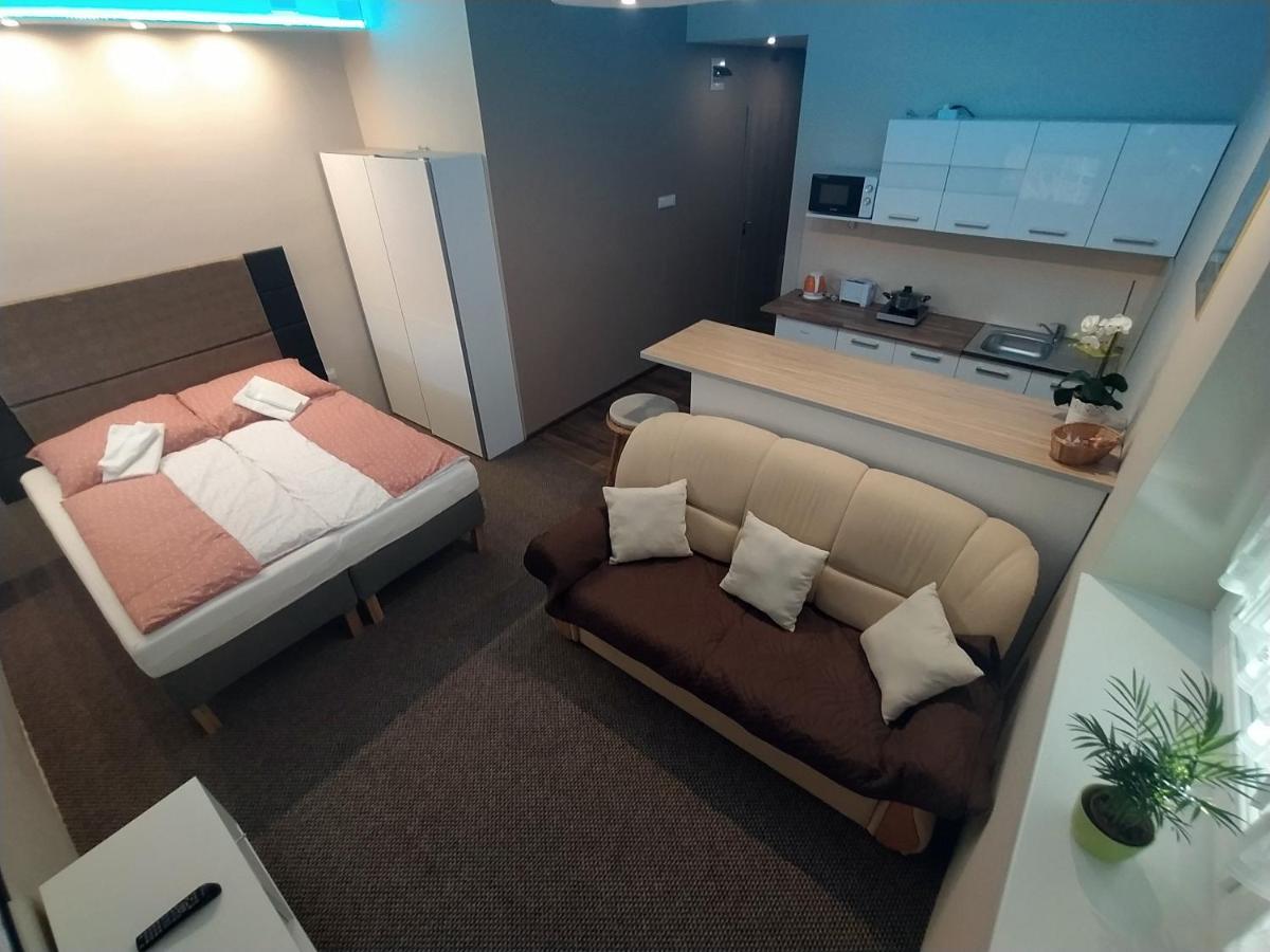 Emmabella Apartmanok Eger Esterno foto