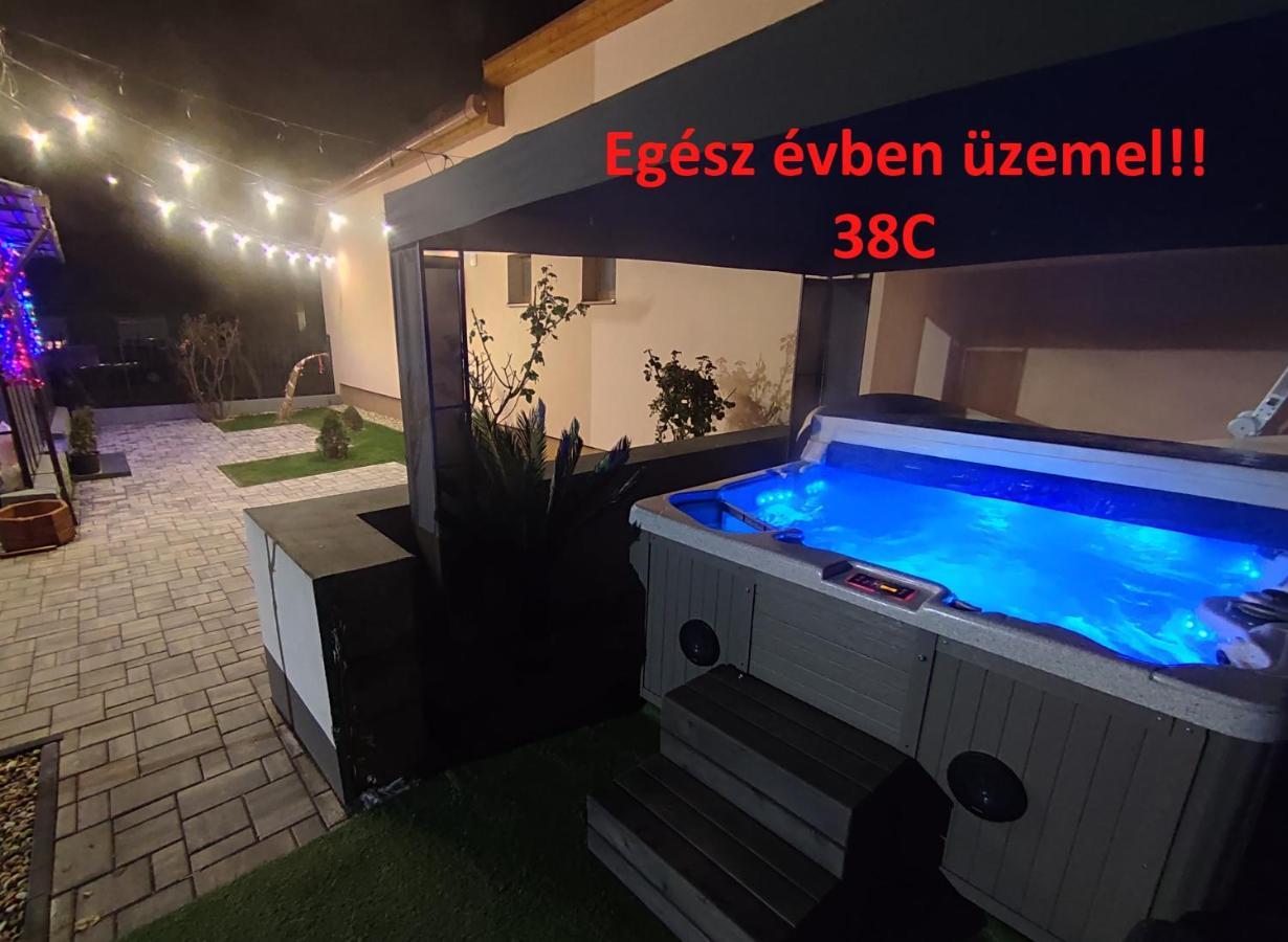 Emmabella Apartmanok Eger Esterno foto